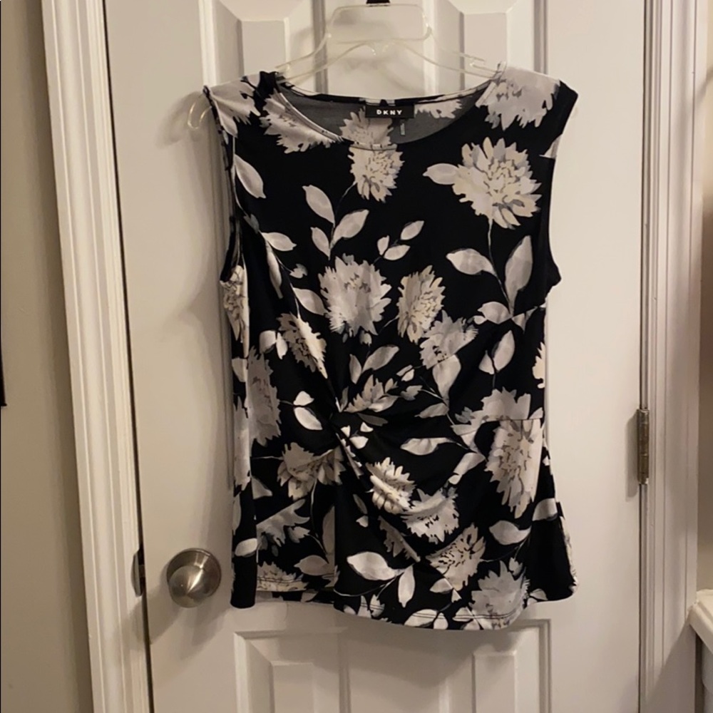 🌺 DKNY knot top